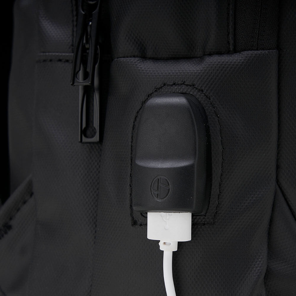 MOCHILA COURO SINTÉTICO USB 17 LITROS SPX-01901-PRE NA COR PRETO - Imagem 9